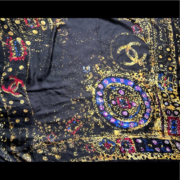 Chanel scarf/wrap. 100% Silk. Made in Italy. Large 50” by 51”. - Picture 13 of 16